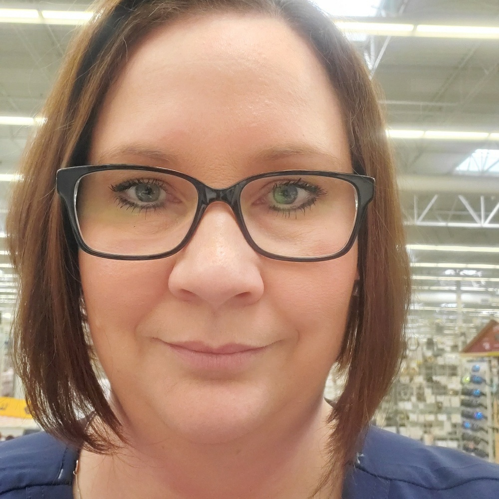 Meet your Posher, Lacey